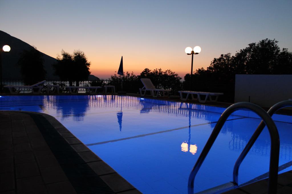 Hotel Philoxenia Massouri Extérieur photo